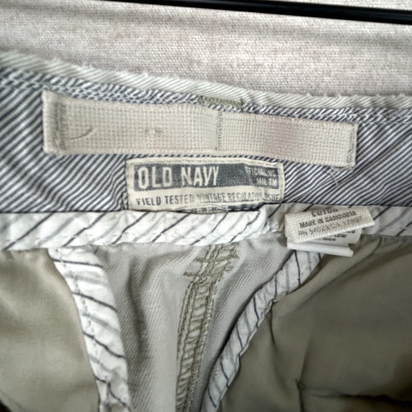 Vintage Old Navy Mens Cargo Shorts Size 34 Loose Fit Utility Y2K Baggy Preppy - Picture 2 of 10